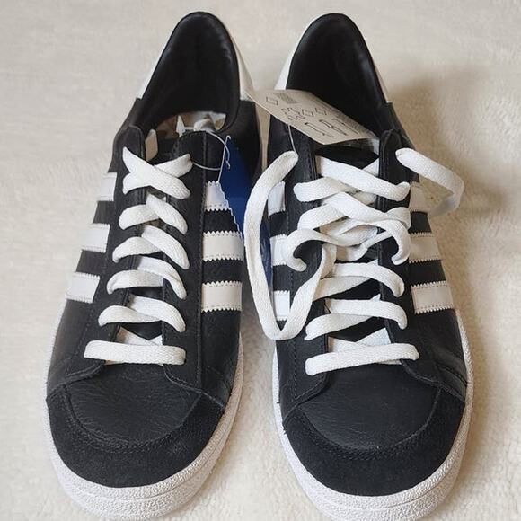 Adidas black and white size 7 - Picture 4 of 4